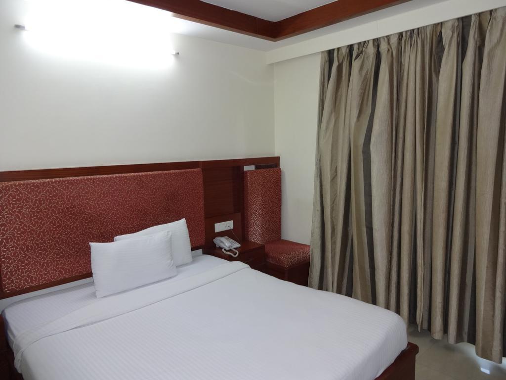 La Hospin Hotel Rājahmundry Pokój zdjęcie