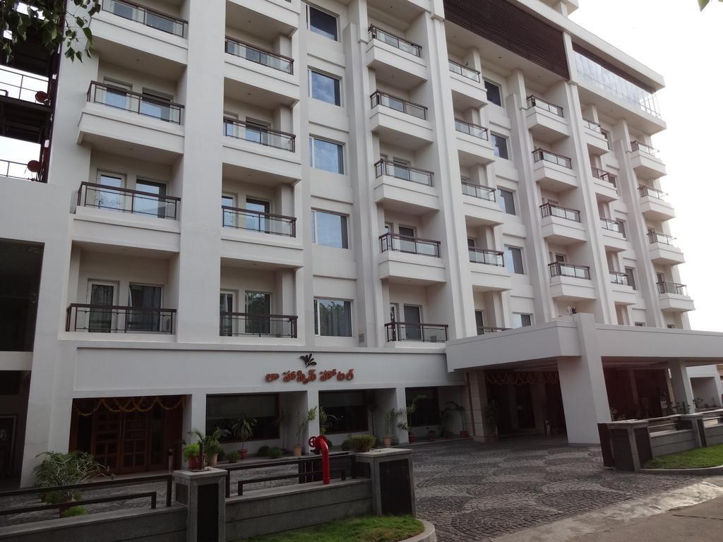 La Hospin Hotel Rājahmundry Pokój zdjęcie