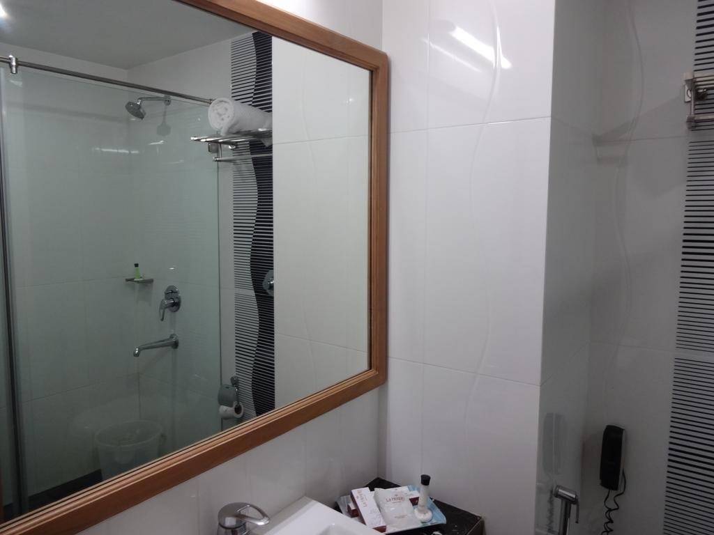 La Hospin Hotel Rājahmundry Pokój zdjęcie