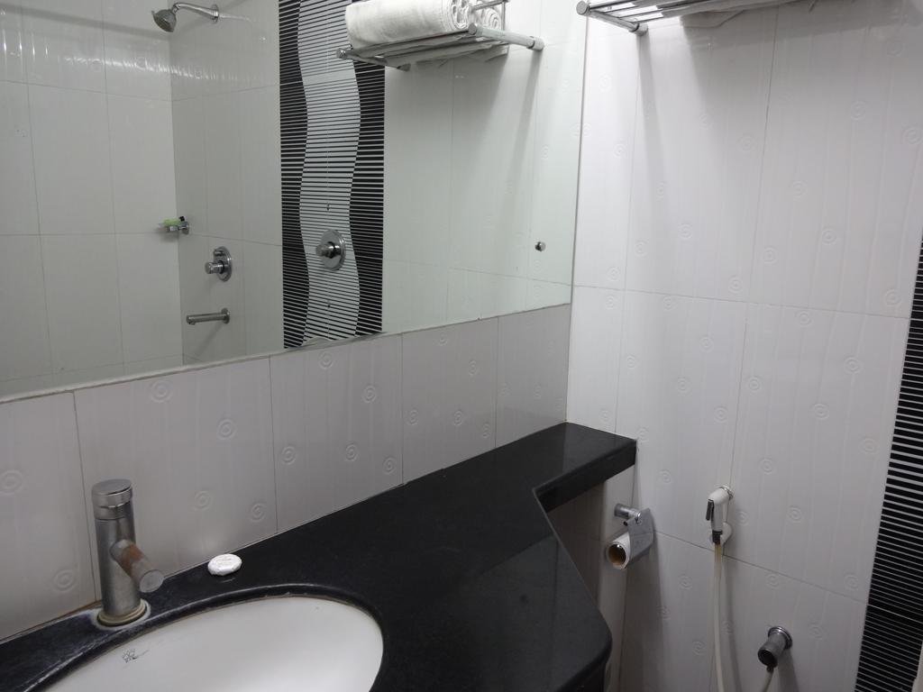 La Hospin Hotel Rājahmundry Pokój zdjęcie