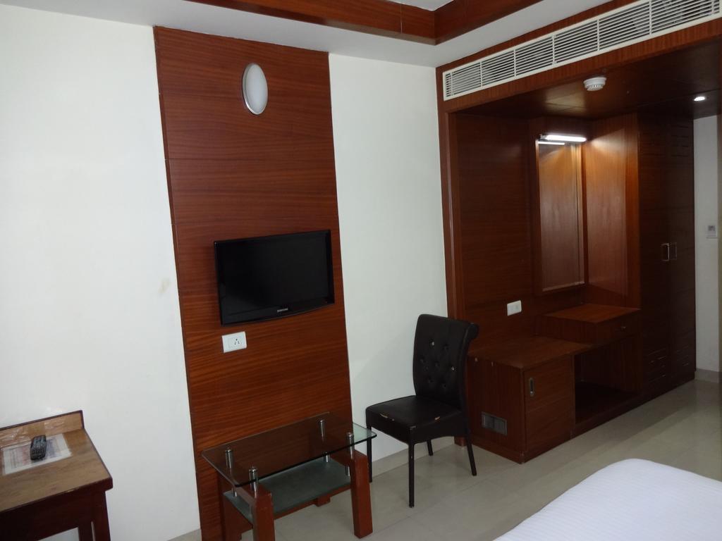 La Hospin Hotel Rājahmundry Pokój zdjęcie